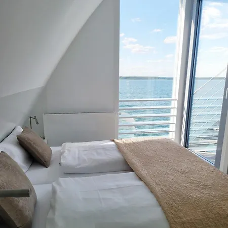 Schwimmendes Ferienhaus Water 17