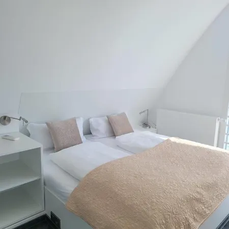 Schwimmendes Ferienhaus Water 17 *
