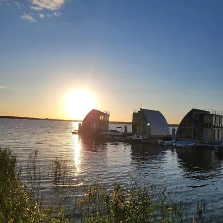 Schwimmendes Ferienhaus Water 17 *